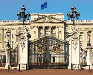 buckingham palace - royalty institution