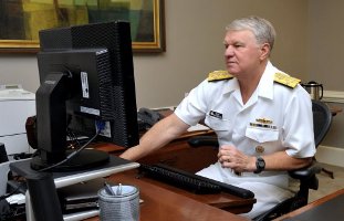 Admiral Gary Roughead on social networks